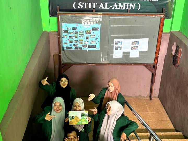 Mahasiswa di lingkungan kampus