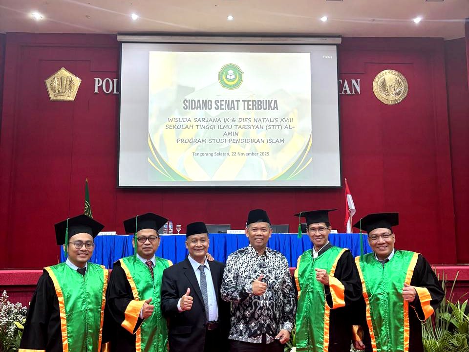 Pimpinan dan Senat pada Dies Natalis XVIII